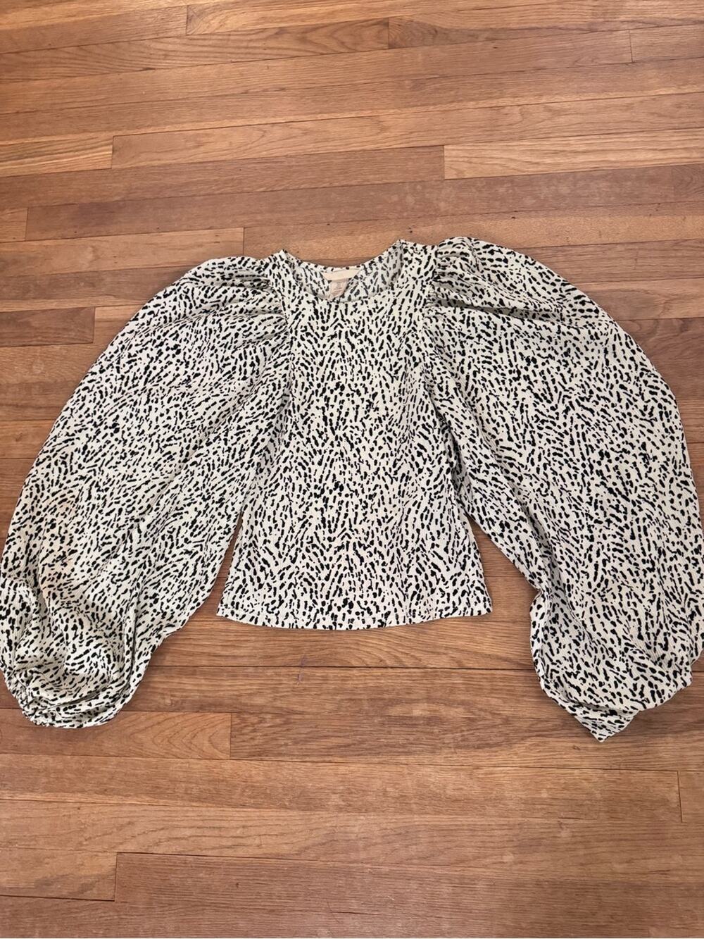 H&M Women's Black White Abstract Statement Puff Sleeve Blouse - Size S
 b8